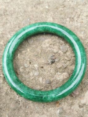 Emerald Green Jade Jadeite Vintage Carved Natural bangle Bracelet 51 grams